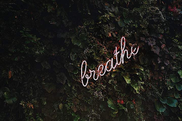Breathe neon signage
