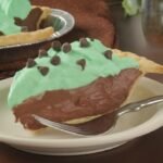 Hoppy Easter with this Easy & Delicious Chocolate Mint Grasshopper Pie Recipe!
