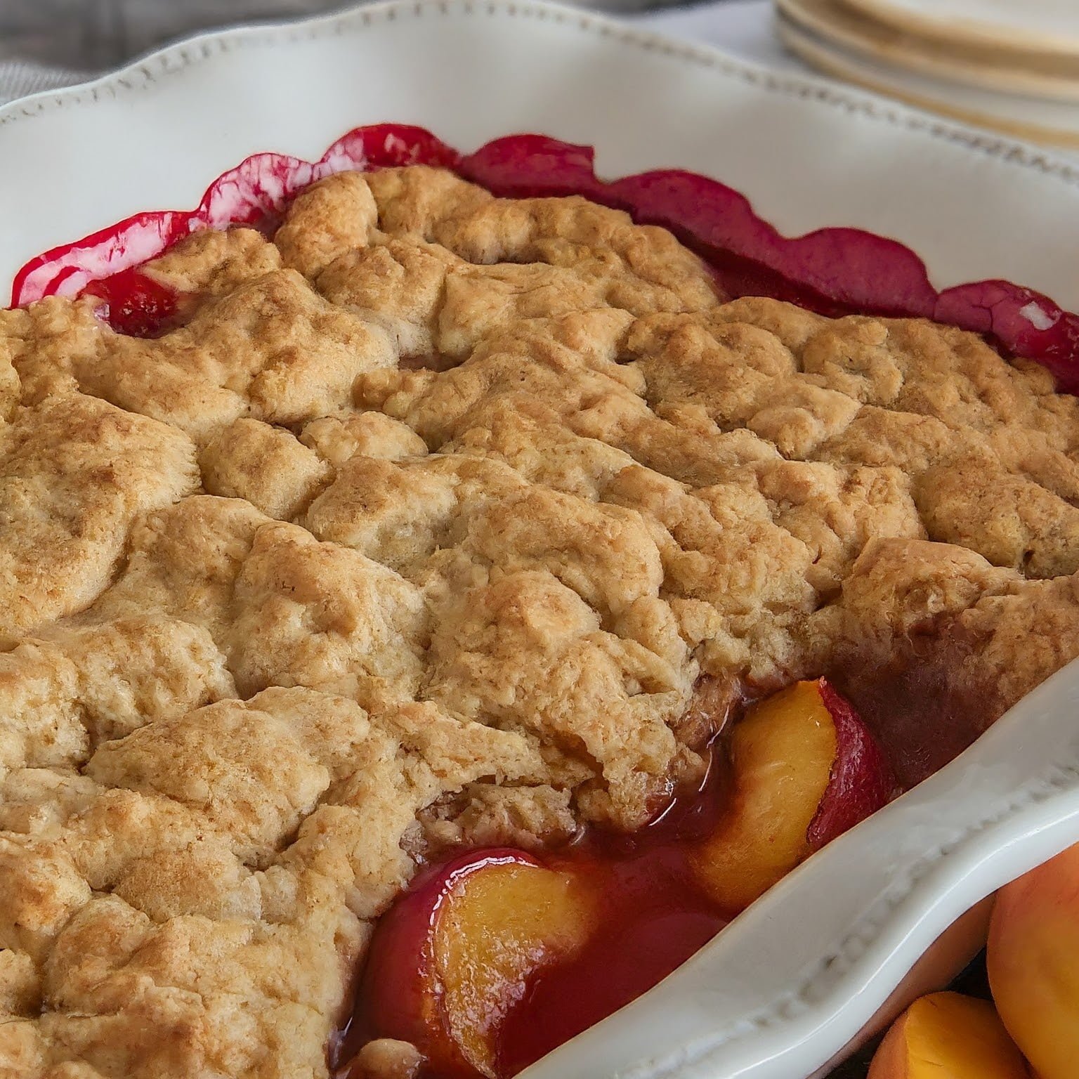 Calling All Easter Dessert Lovers: Peach Cobbler Crisp is Here to Steal the Show! 