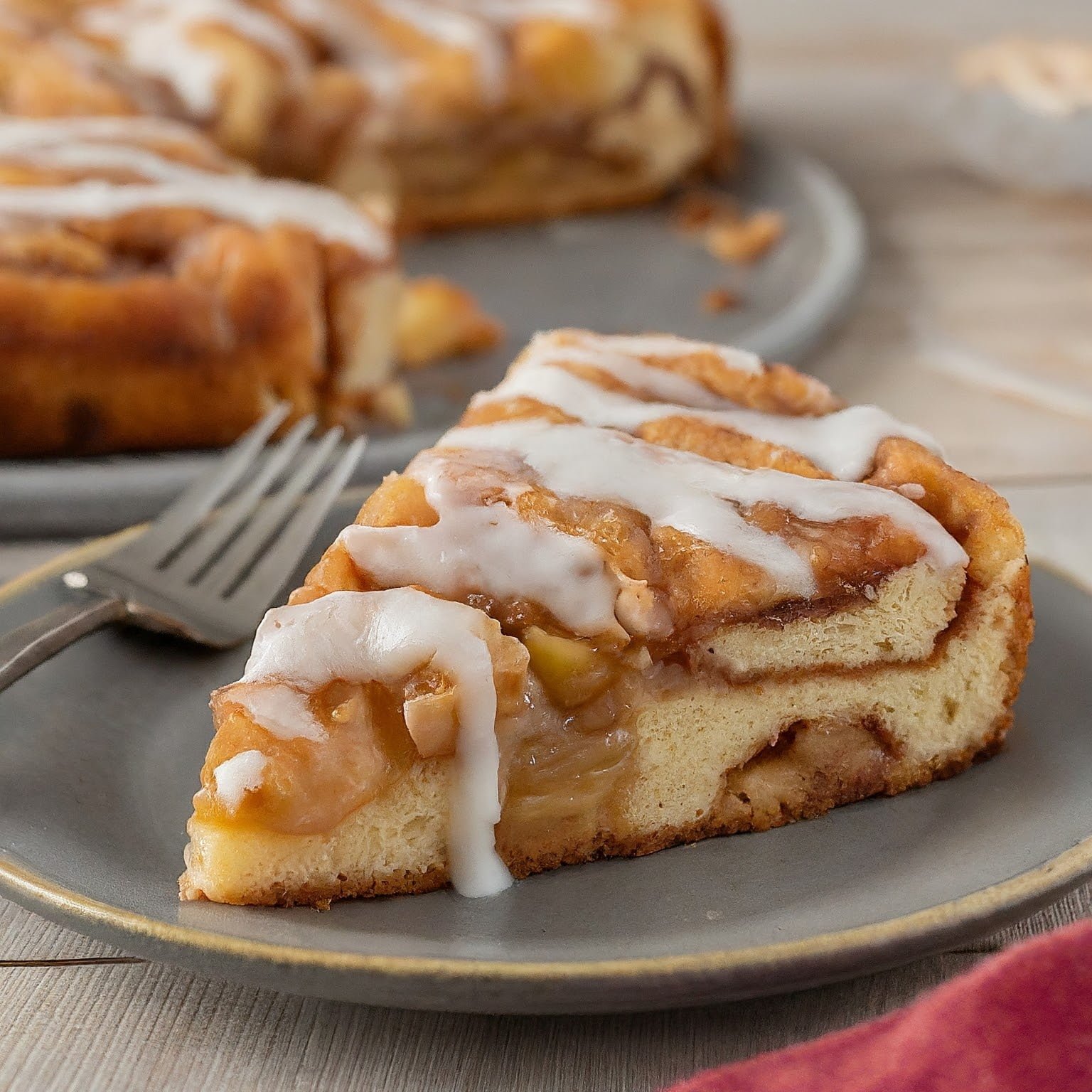 Apple Cinnamon Roll Cake: The Easiest (and Most Delicious) Easter Dessert