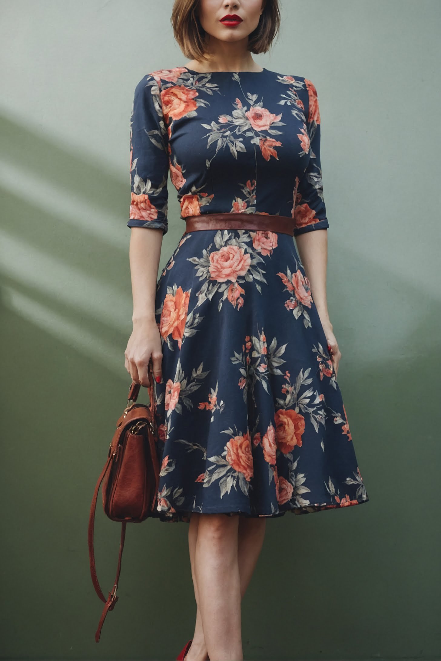 Classic Floral Elegance - Vintage-Inspired Tea-Length Dress