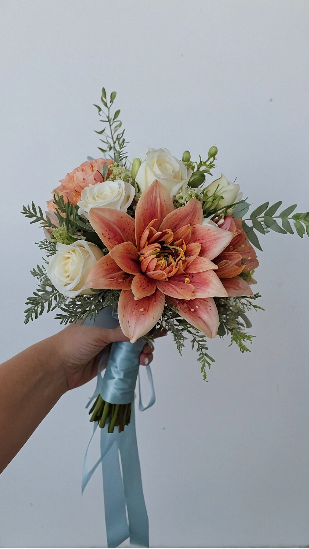 Unconventional and Spectacular: Alternative Prom Bouquets