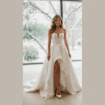 Chic and Simple: 20 Minimalist Wedding Dress Inspirations for Modern Brides